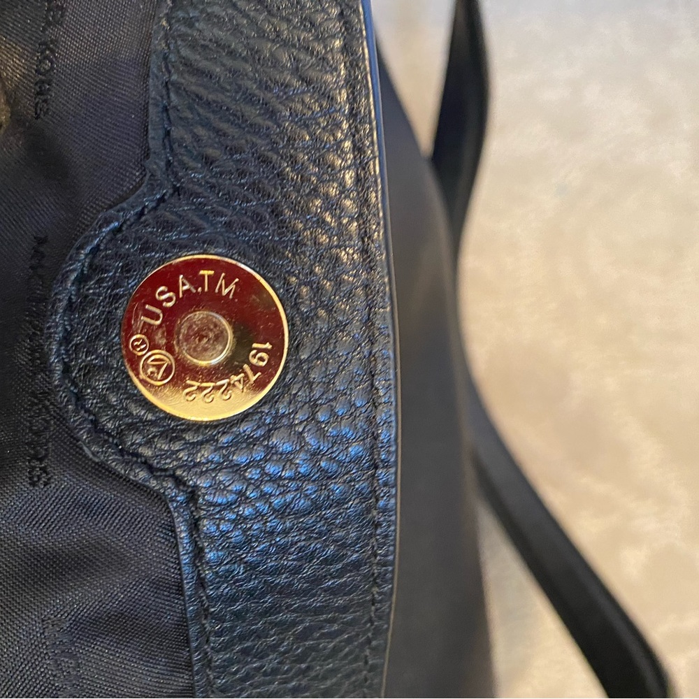 Michael Kors Handbag Black Leather - Picture 6 of 11